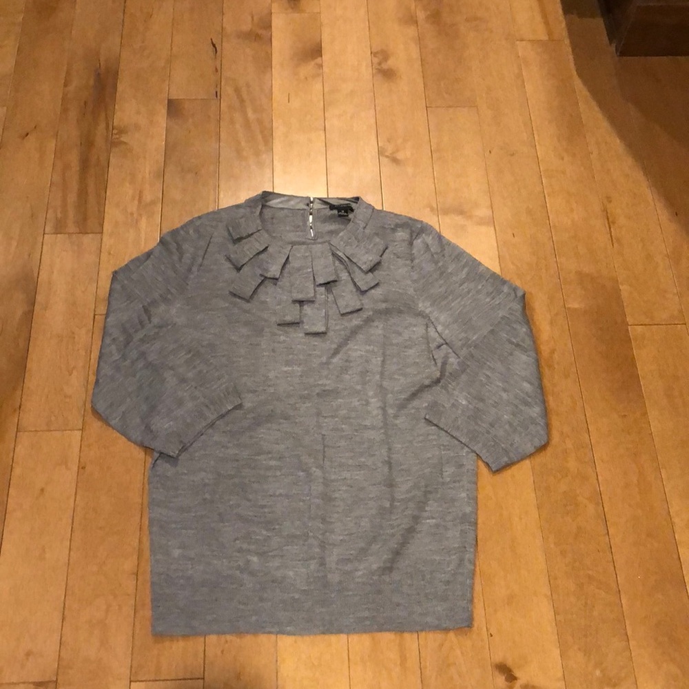 Super cute Ann Taylor Merino Wool sweater! Size M!